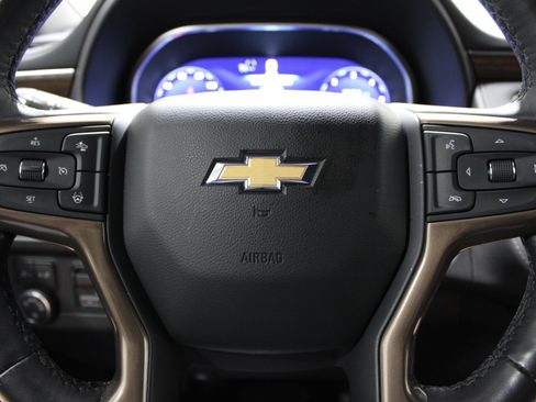 Used 2024 Chevrolet Suburban High Country w/ Advanced Technology Package AWD/4WD image 11