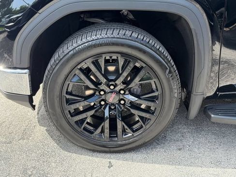 Certified 2026 GMC Sierra 1500 SLT w/ SLT Premium Package AWD/4WD image 11