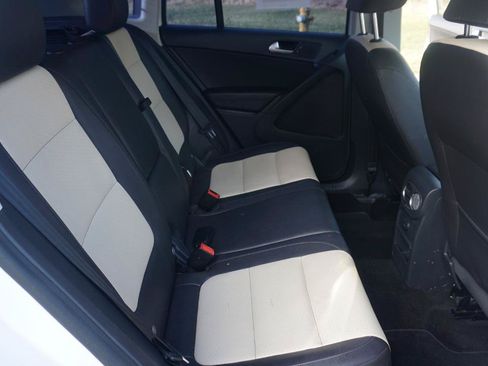 Used 2016 Volkswagen Tiguan S FWD image 19