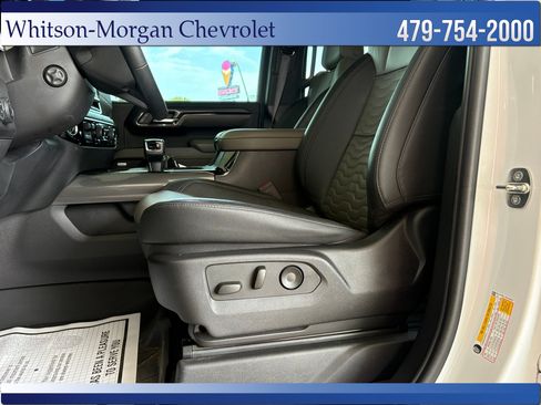Used 2024 Chevrolet Silverado 1500 ZR2 w/ Technology Package AWD/4WD image 17