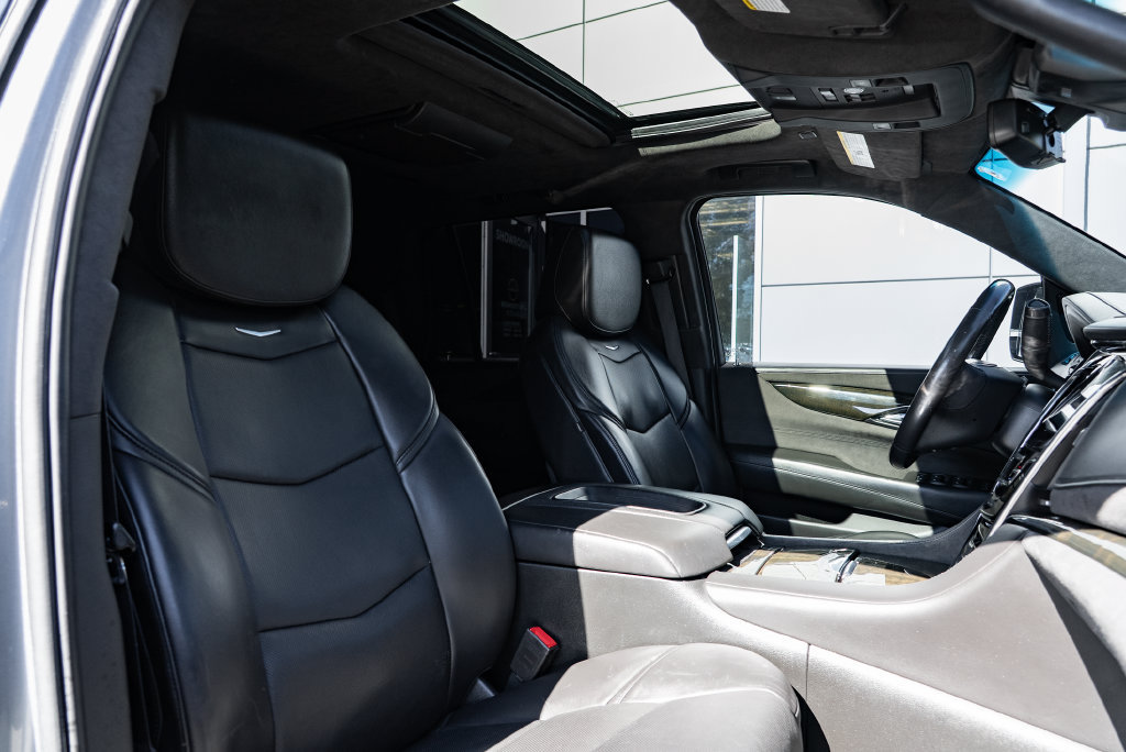 Used 2018 Cadillac Escalade Platinum AWD/4WD image 29