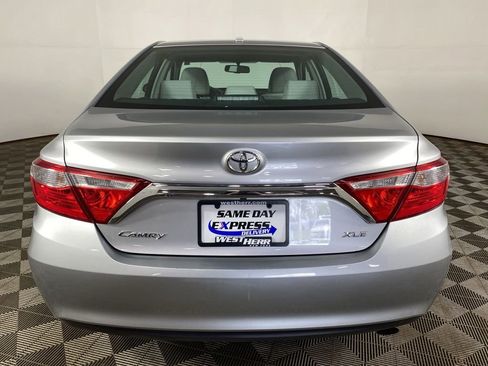 Used 2015 Toyota Camry XLE w/ Moonroof Package FWD image 23