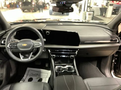 Certified 2026 Chevrolet Traverse LT image 17