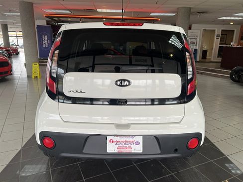 Used 2019 Kia Soul image 9