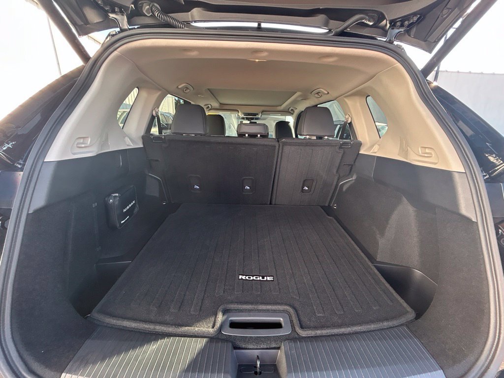 Used 2026 Nissan Rogue Dark Armor AWD/4WD image 19