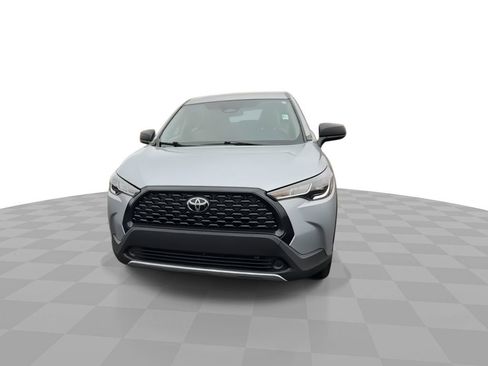 Used 2025 Toyota Corolla Cross L image 4
