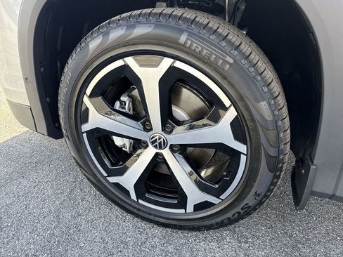 New 2026 Volkswagen Tiguan SE AWD/4WD image 8