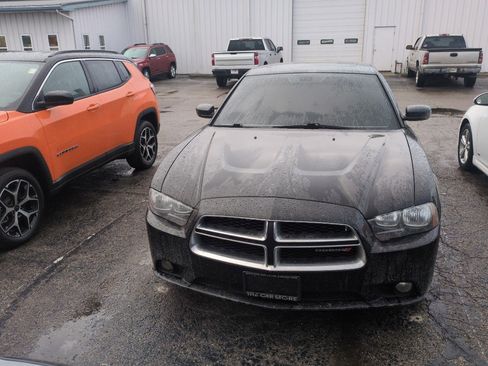 Used 2012 Dodge Charger SXT Plus image 3