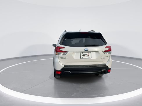 Used 2019 Subaru Forester Premium w/ All-Weather Package image 7