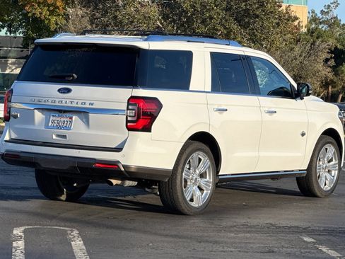 Used 2023 Ford Expedition King Ranch image 4
