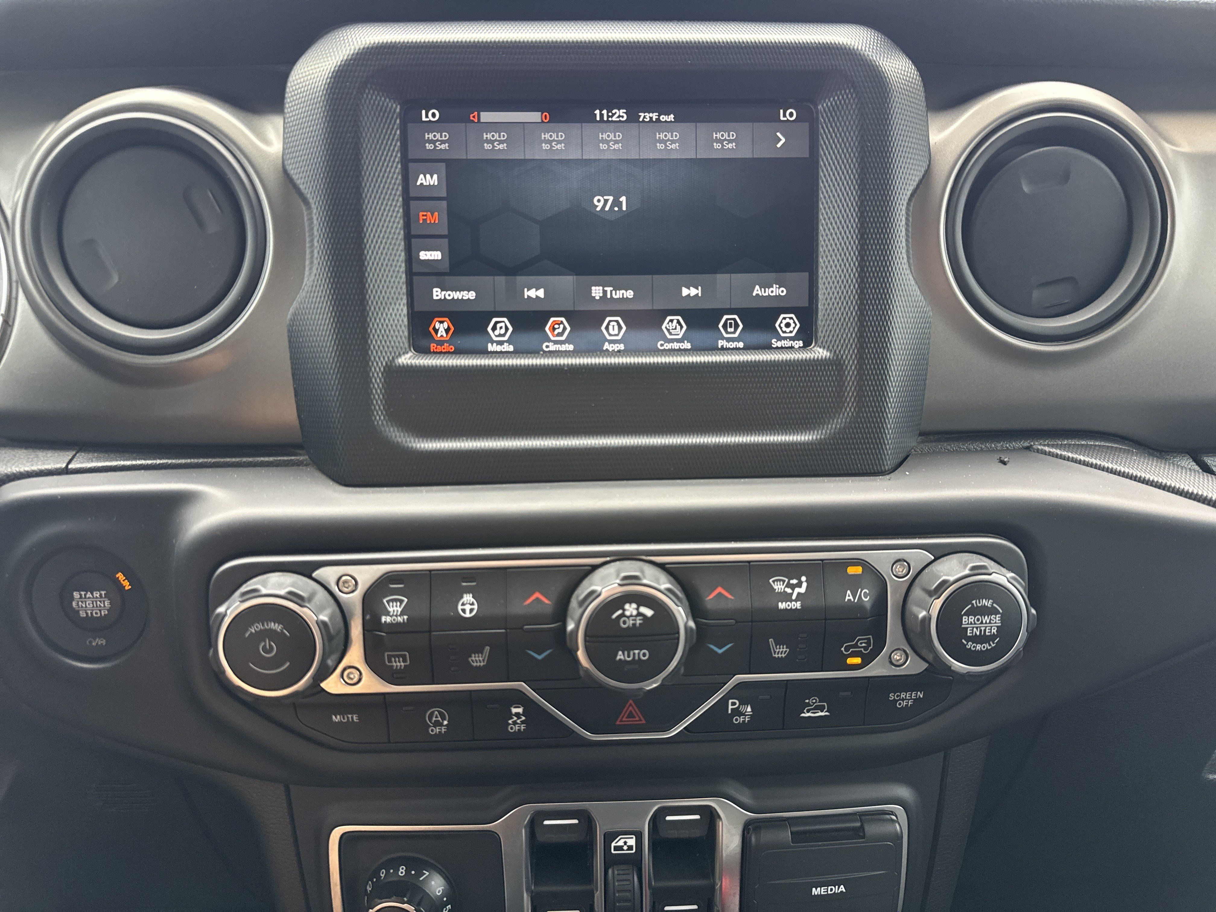 Used 2021 Jeep Gladiator Sport AWD/4WD image 11