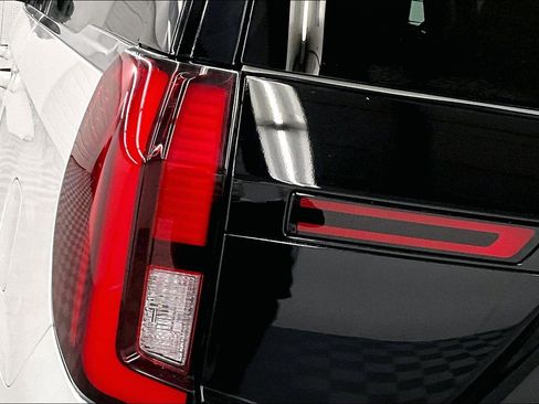 Used 2025 Ford Expedition Max Platinum AWD/4WD image 37