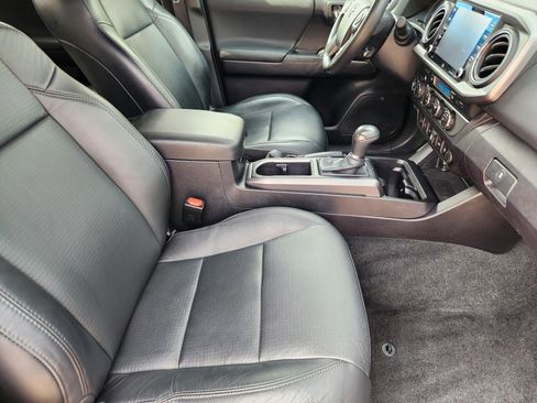 Used 2021 Toyota Tacoma TRD Off-Road w/ TRD Premium Off Road Package image 12