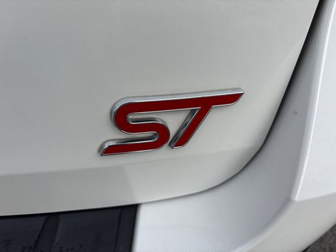 Used 2023 Ford Explorer ST w/ Equipment Group 401A image 5