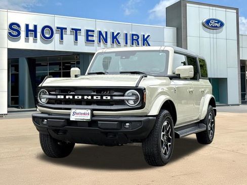 New 2025 Ford Bronco Outer Banks AWD/4WD image 3