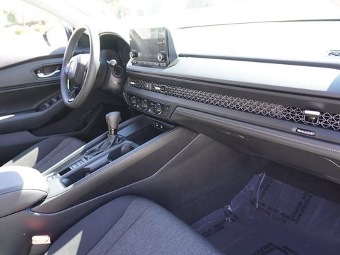 Used 2025 Honda Accord SE image 13