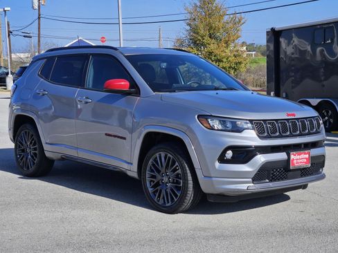 Used 2023 Jeep Compass Limited image 7
