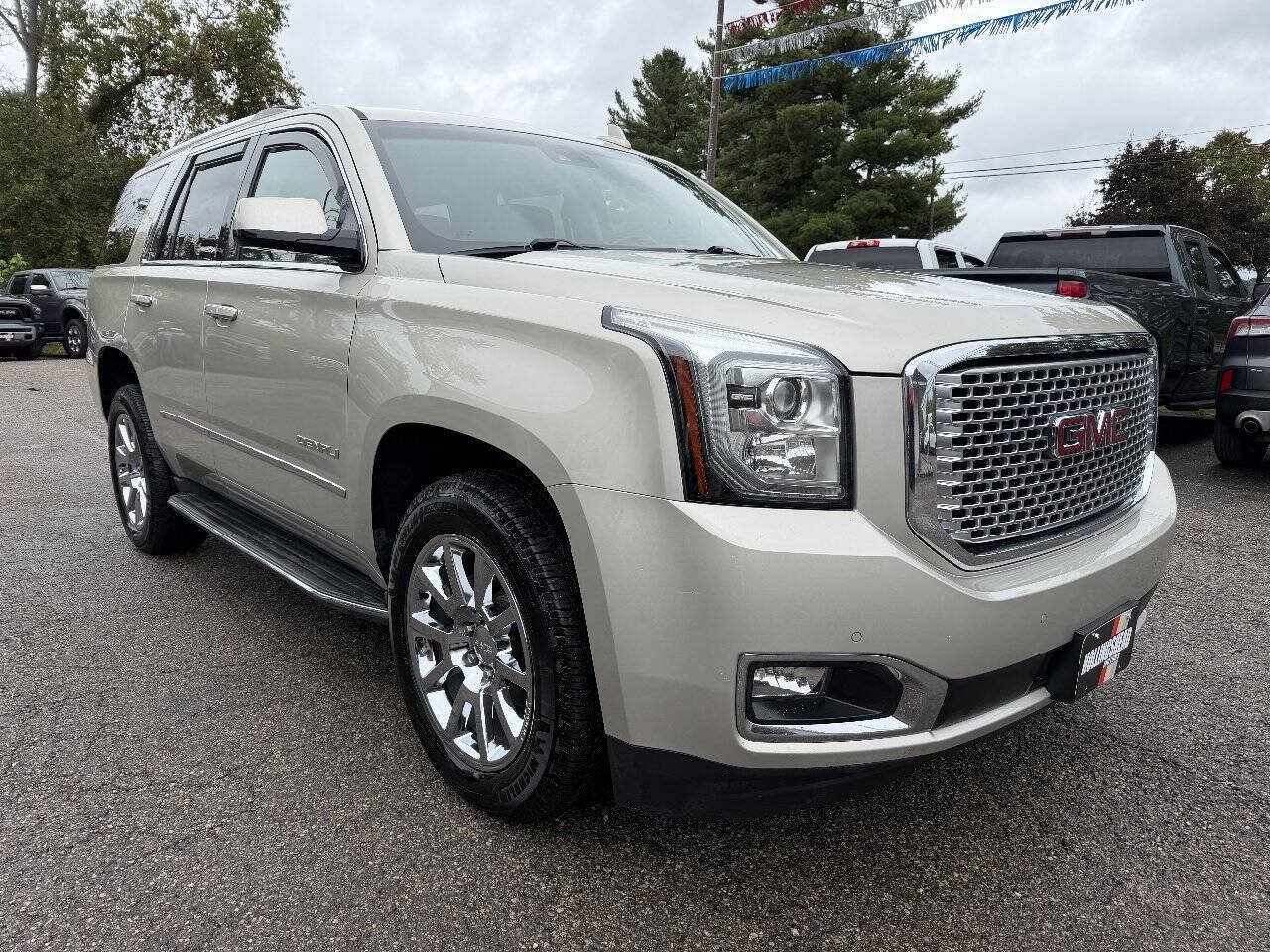 Used 2016 GMC Yukon Denali AWD/4WD image 3