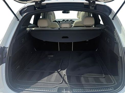 Used 2025 Mercedes-Benz GLC 300 4MATIC image 19