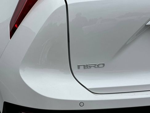 Certified 2023 Kia Niro Wind w/ Wind Preserve Package FWD image 36