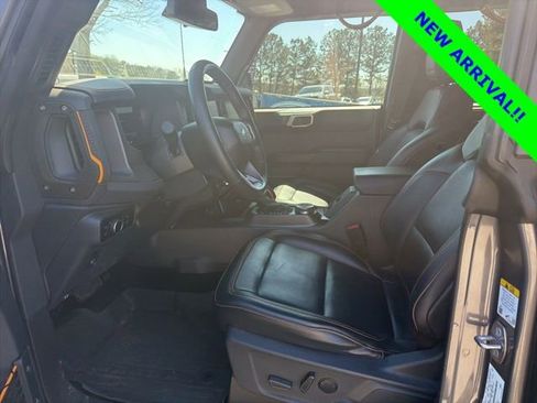Used 2024 Ford Bronco Badlands image 7