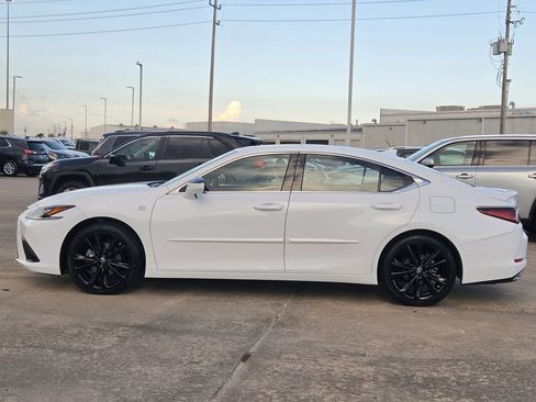 Used 2023 Lexus ES 350 F Sport w/ Accessory Package (Z2) FWD image 6