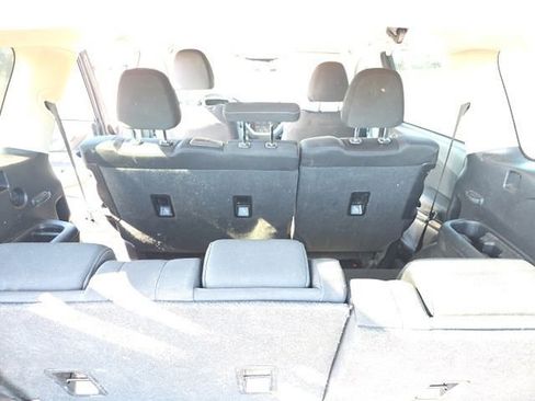 Certified 2023 Subaru Ascent Premium w/ Convenience Package AWD/4WD image 6