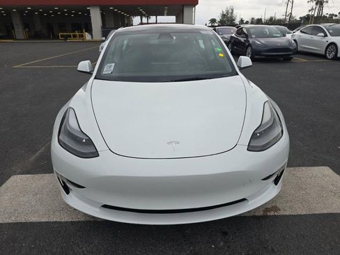 Used 2023 Tesla Model 3 Standard Range image 2