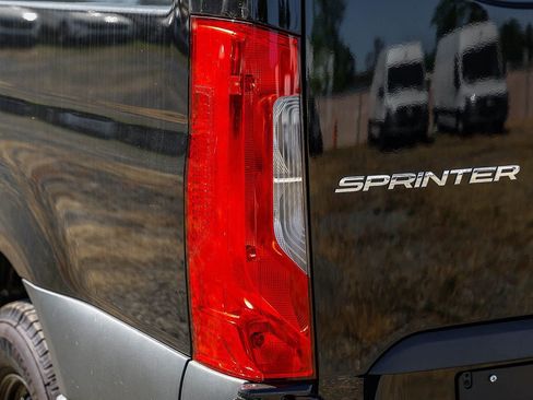 New 2025 Mercedes-Benz Sprinter 2500 image 8