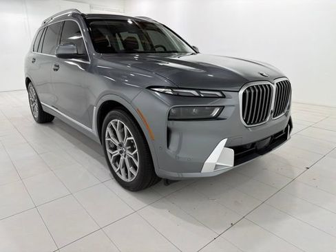 Used 2024 BMW X7 xDrive40i w/ Premium Package AWD/4WD image 7