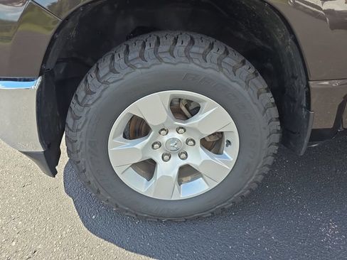Used 2019 RAM 1500 Big Horn AWD/4WD image 25