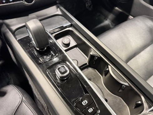 Used 2024 Volvo S60 B5 Core image 10