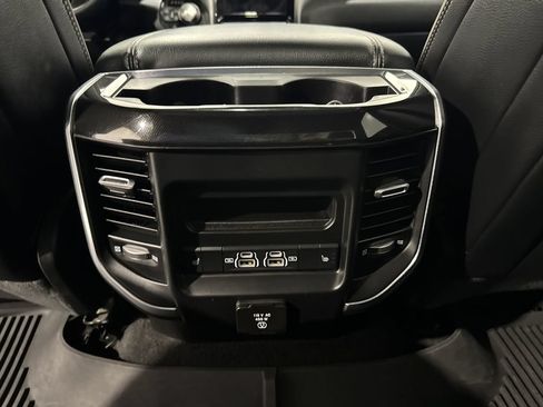 Used 2022 RAM 1500 Laramie AWD/4WD image 38