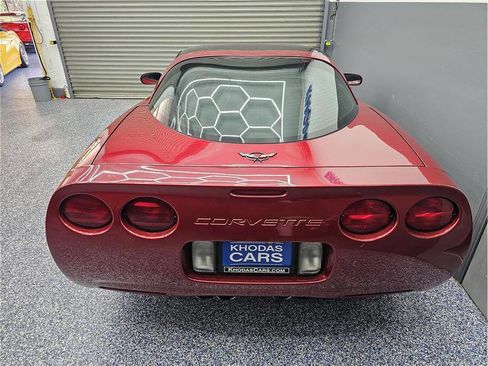 Used 2004 Chevrolet Corvette Coupe w/ Preferred Equipment Group image 4