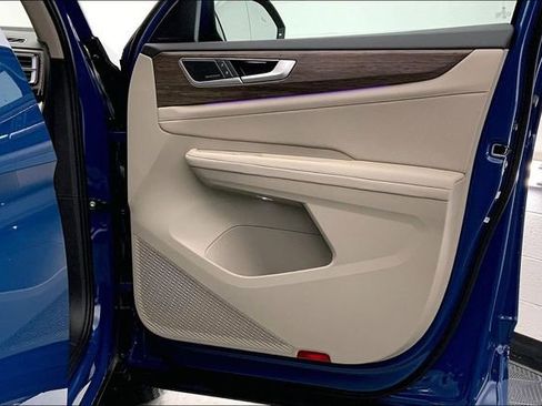 Used 2025 Volkswagen Atlas SEL Premium R-Line image 24