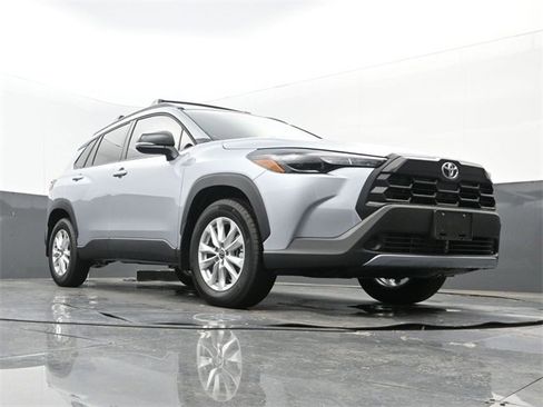 Used 2026 Toyota Corolla Cross LE w/ Moonroof Package image 23