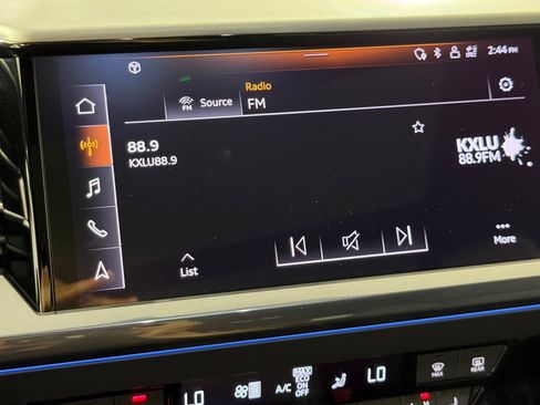 Used 2024 Audi Q4 e-tron Prestige w/ Black Optic Plus Package AWD/4WD image 17