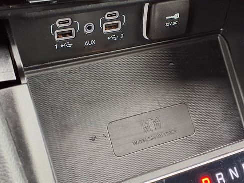 Used 2025 Jeep Grand Cherokee Altitude AWD/4WD image 8