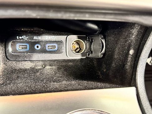 Used 2018 Jeep Grand Cherokee Laredo AWD/4WD image 27