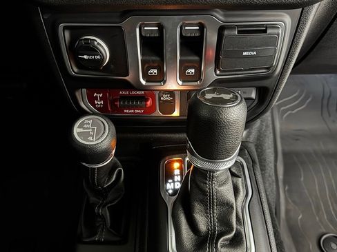 Certified 2026 Jeep Wrangler Sport AWD/4WD image 17
