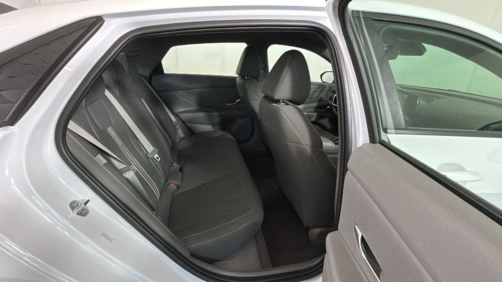 Certified 2024 Hyundai Elantra SEL FWD image 35