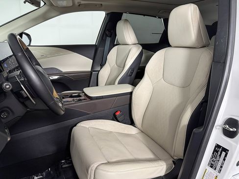 Used 2025 Lexus RX 450h AWD w/ Luxury Package image 31