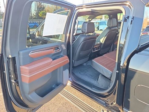 Used 2024 GMC Sierra 3500 Denali Ultimate image 15