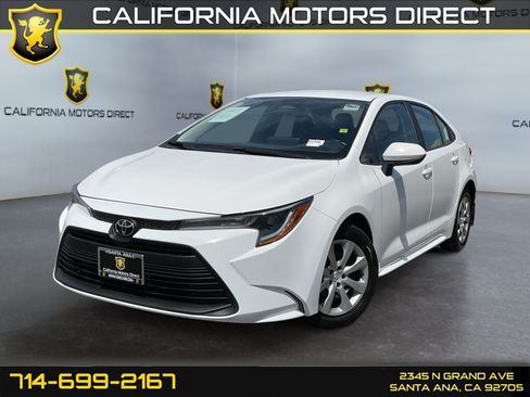 Used 2025 Toyota Corolla LE FWD image 1