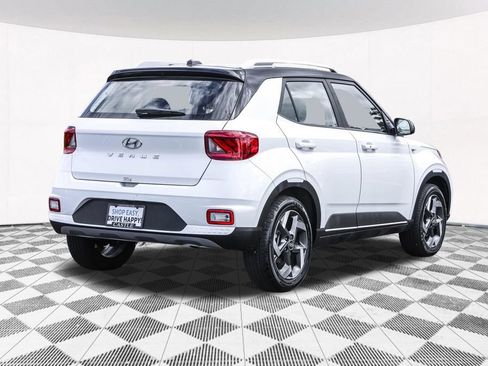 Certified 2025 Hyundai Venue Limited FWD image 12
