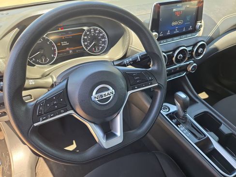 Certified 2023 Nissan Sentra SV FWD image 15