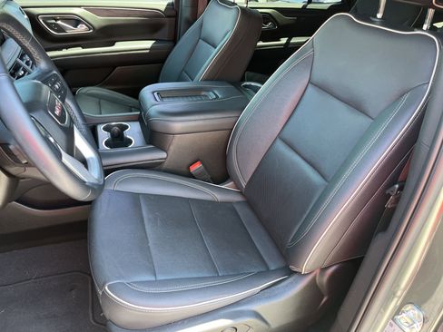 Used 2023 GMC Yukon SLT w/ SLT Premium Package RWD image 16