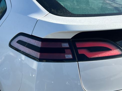 Used 2014 Chevrolet Volt Premium w/ Premium Trim Package FWD image 20