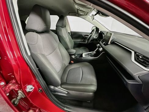 Used 2025 Toyota RAV4 XLE AWD/4WD image 26