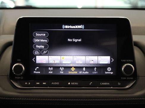 Used 2025 Nissan Rogue SV FWD image 22